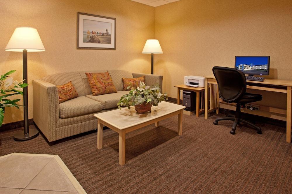 Holiday Inn Express Vermilion By Ihg Extérieur photo
