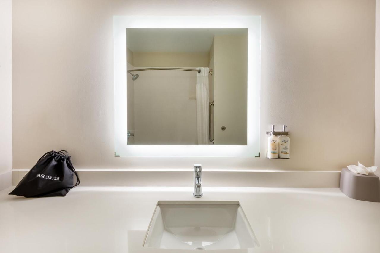 Holiday Inn Express Vermilion By Ihg Extérieur photo